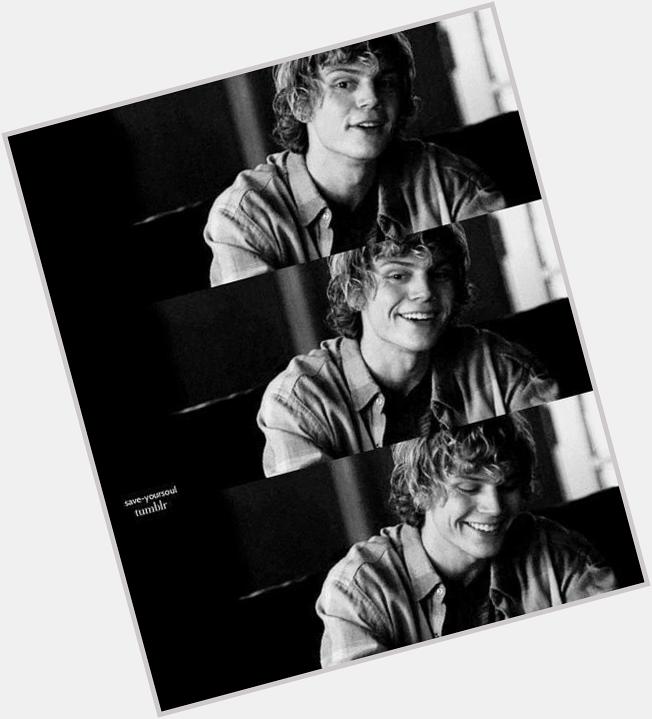 Happy birthday Evan Peters! 
