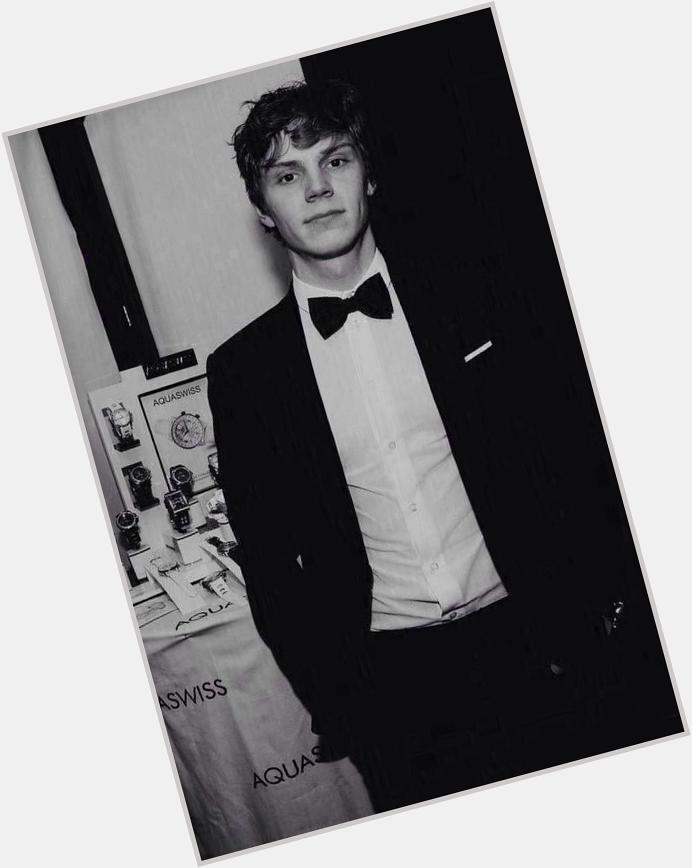 Well a big happy 28th birthday to this god evan peters it\s a blessing to have you in this world lemme tell you 