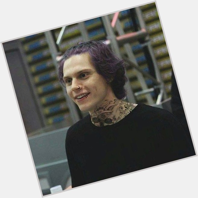 Happy birthday to the prettiest boy of the era; Evan Peters  