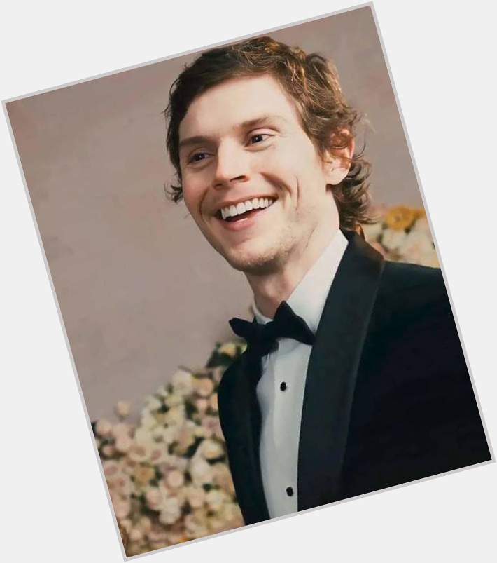 Happy birthday 36 fornmy love Evan Peters I love SO much 