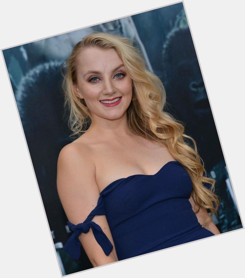 Let\s wish a very happy birthday to Evanna Lynch who played in movies! 