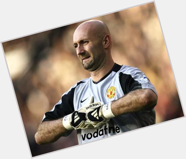 Happy Birthday, Fabien Barthez! Today, the legendary French goalkeeper was 44 years old.    