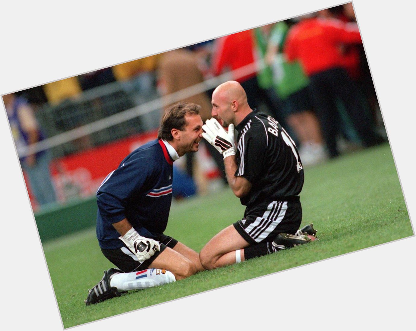 We wish a very happy birthday to one of the great goalkeepers, Fabien Barthez!   