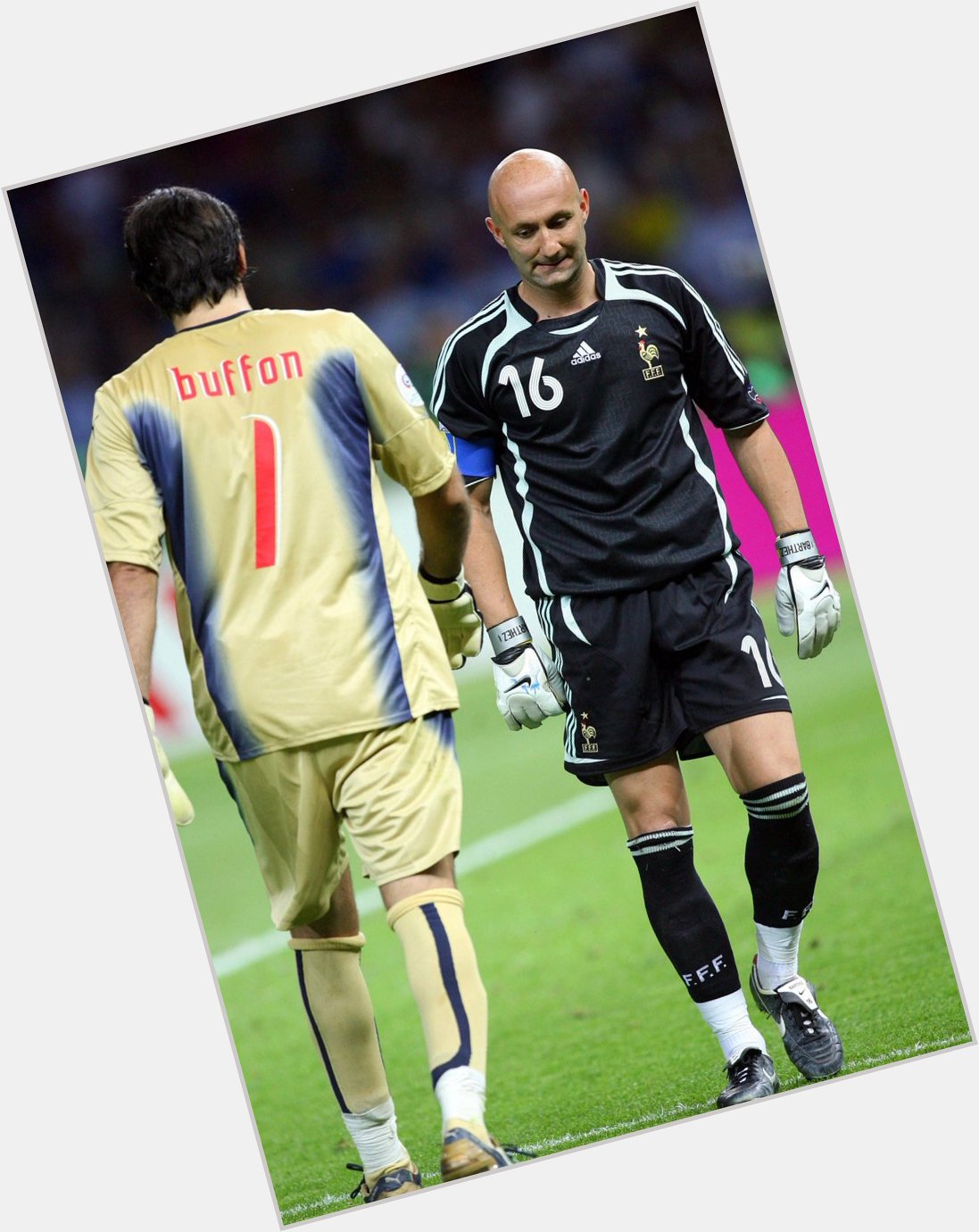 Happy birthday to Fabien Barthez, who turns 51 today. The best French goalkeeper of all time?  