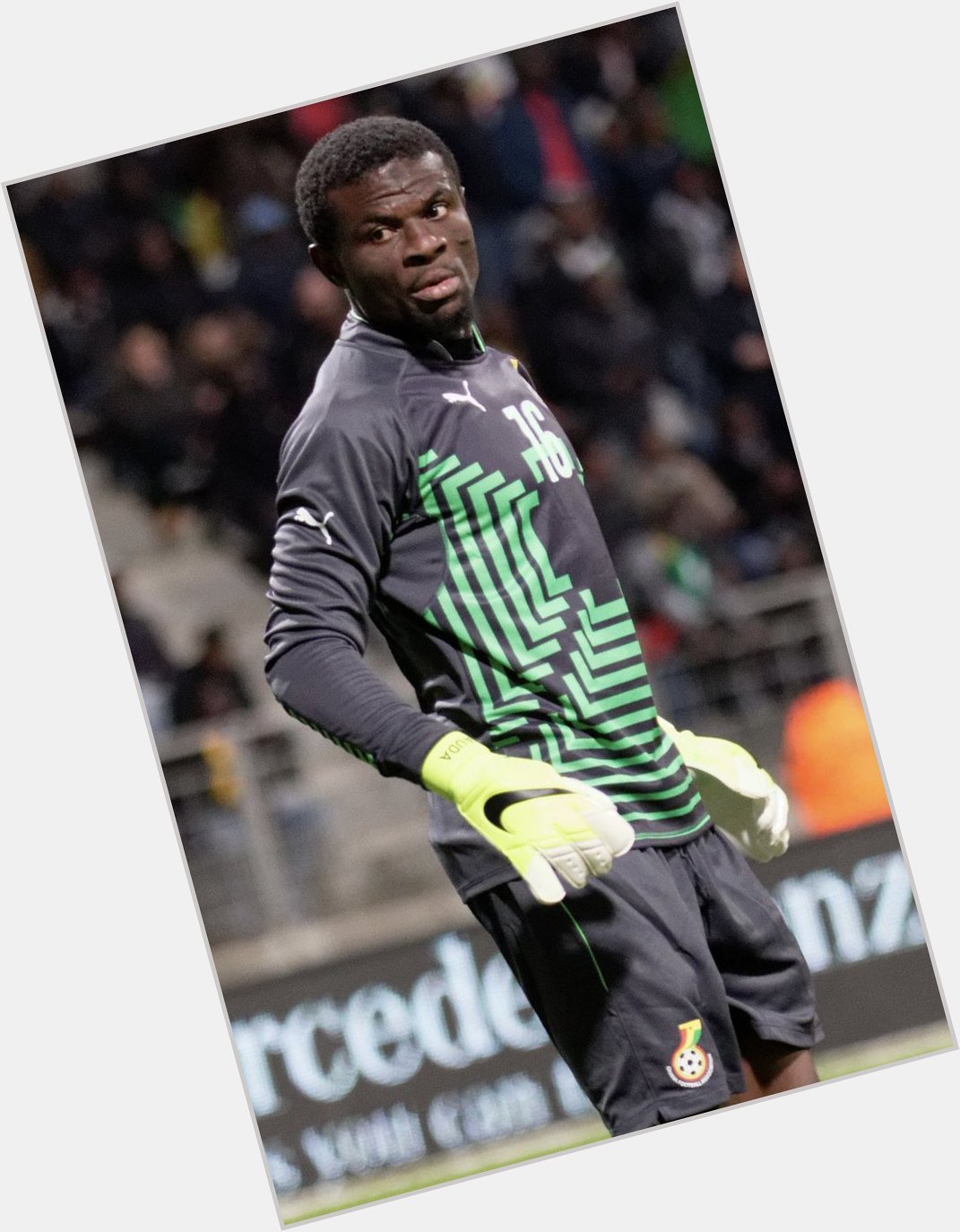  Happy birthday to former keeper, Fatau Dauda ! Have a good one         