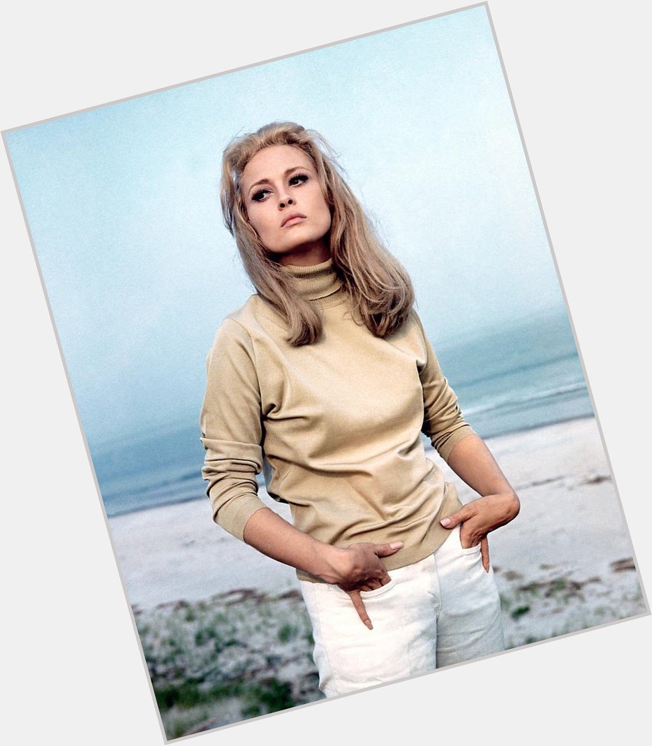 Happy birthday Faye Dunaway. If you haven t seen Bonnie and Clyde, it s streaming on Netflix right now! 
