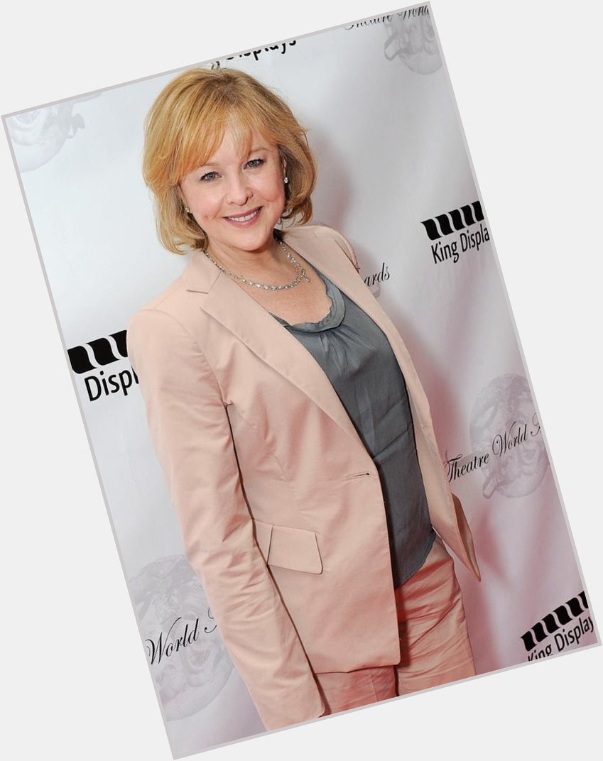 Happy birthday Faye Grant!  86 winner for SINGIN IN THE RAIN 