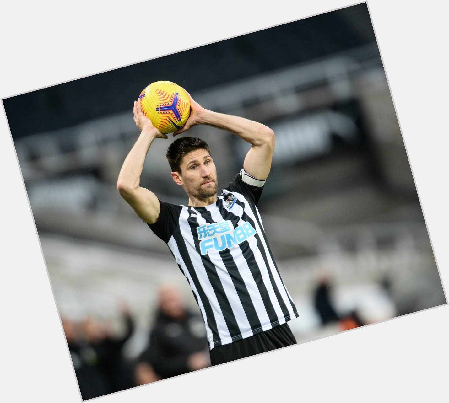 Happy birthday to Newcastle Defender , Federico Fernandez!! 