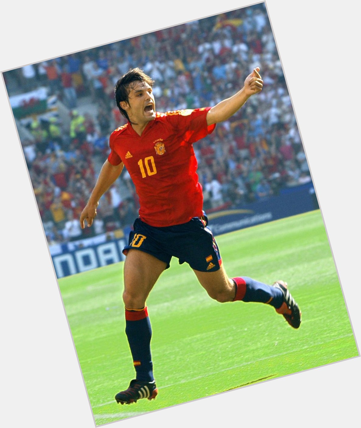 He scored 27 goals in 47 appearances for Spain...

Wish Fernando Morientes a happy 41st birthday!   