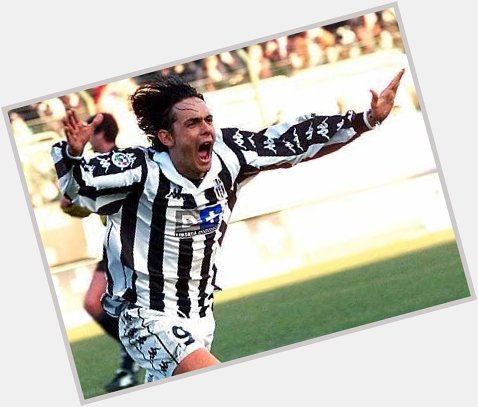Happy birthday to former Juventus striker Filippo Inzaghi, who turns 46 today.

Games: 165
Goals: 89 : 3 