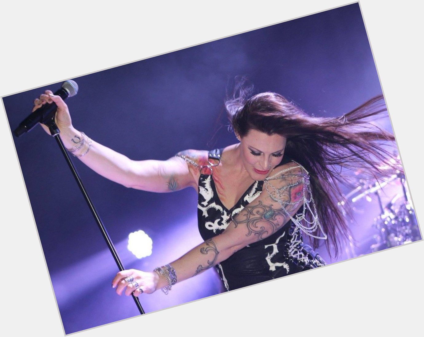 Happy Birthday to the wonderful Floor Jansen -what a voice this lady has 