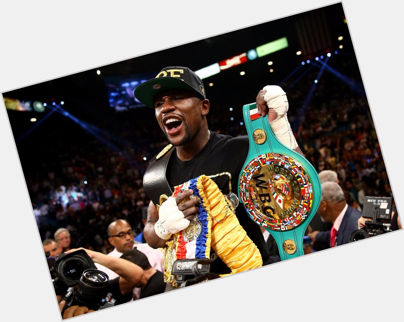 Happy Birthday to Floyd Mayweather Jr., who turns 40 today! 