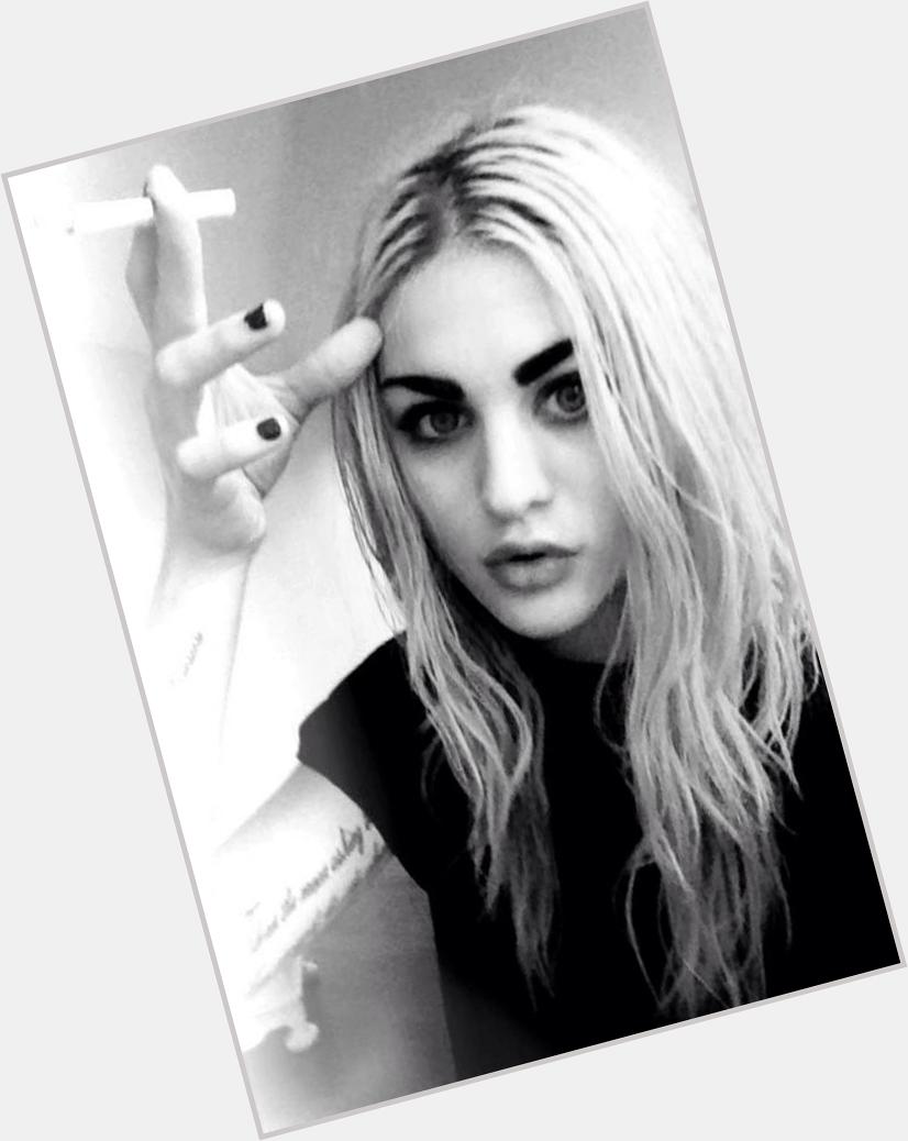 Happy 22nd birthday to my queen Frances Bean Cobain. you are all my goals. 