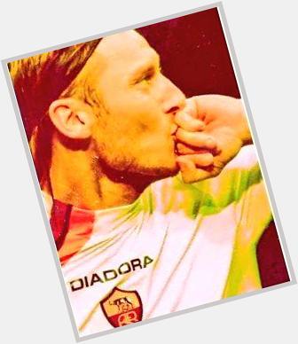 Happy birthday king of rome \"Francesco Totti\" players are full of loyalty    