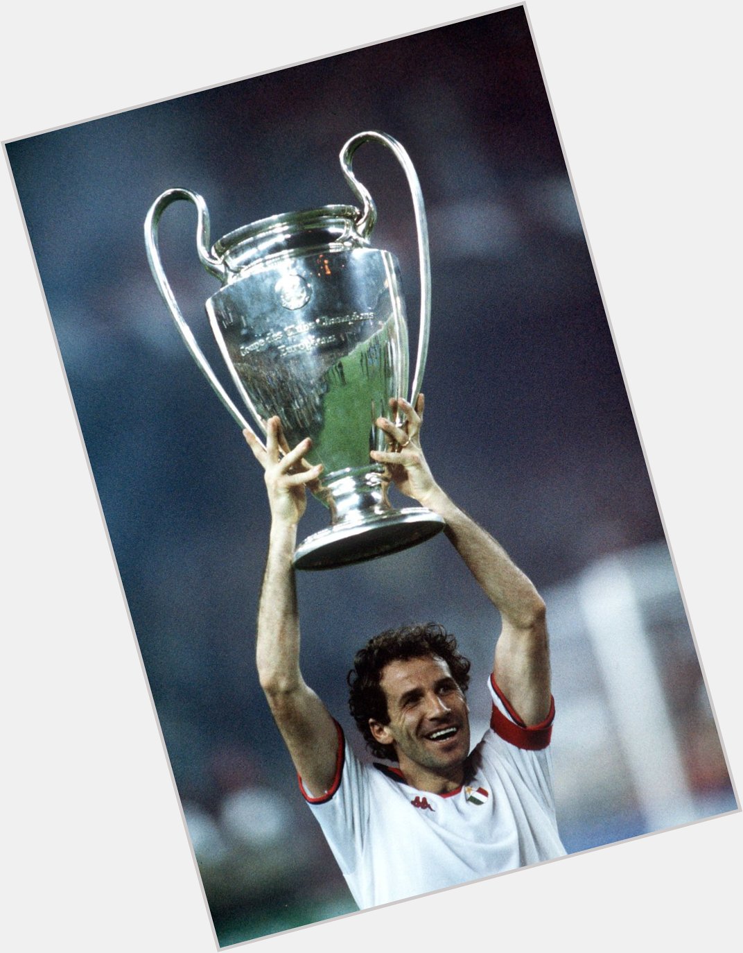 Happy birthday, three-time winner & AC Milan legend Franco Baresi!   