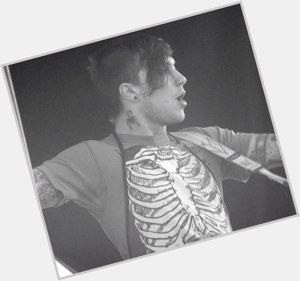  FRANK IERO  HAPPY BIRTHDAY
H A P P Y  H A L L O W E E N    