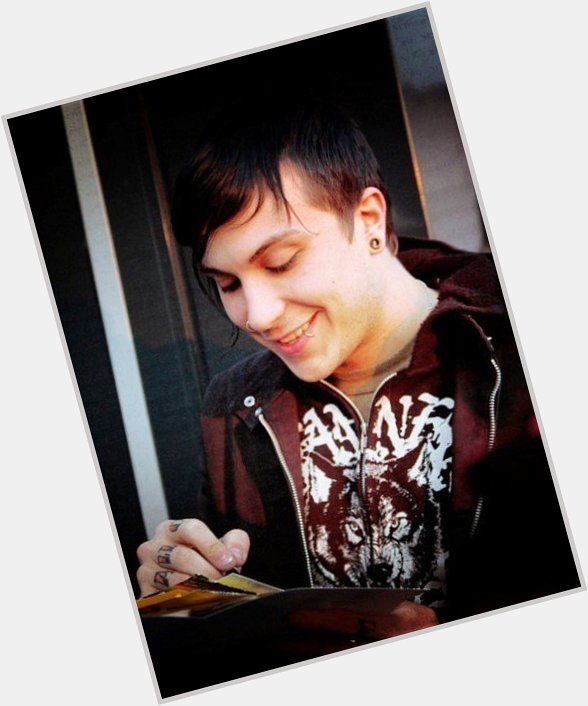  Happy Birthday , Frank Iero . I love you. 