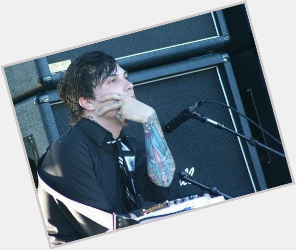 Happy birthday Frank Iero wow time sure is a wild thing 