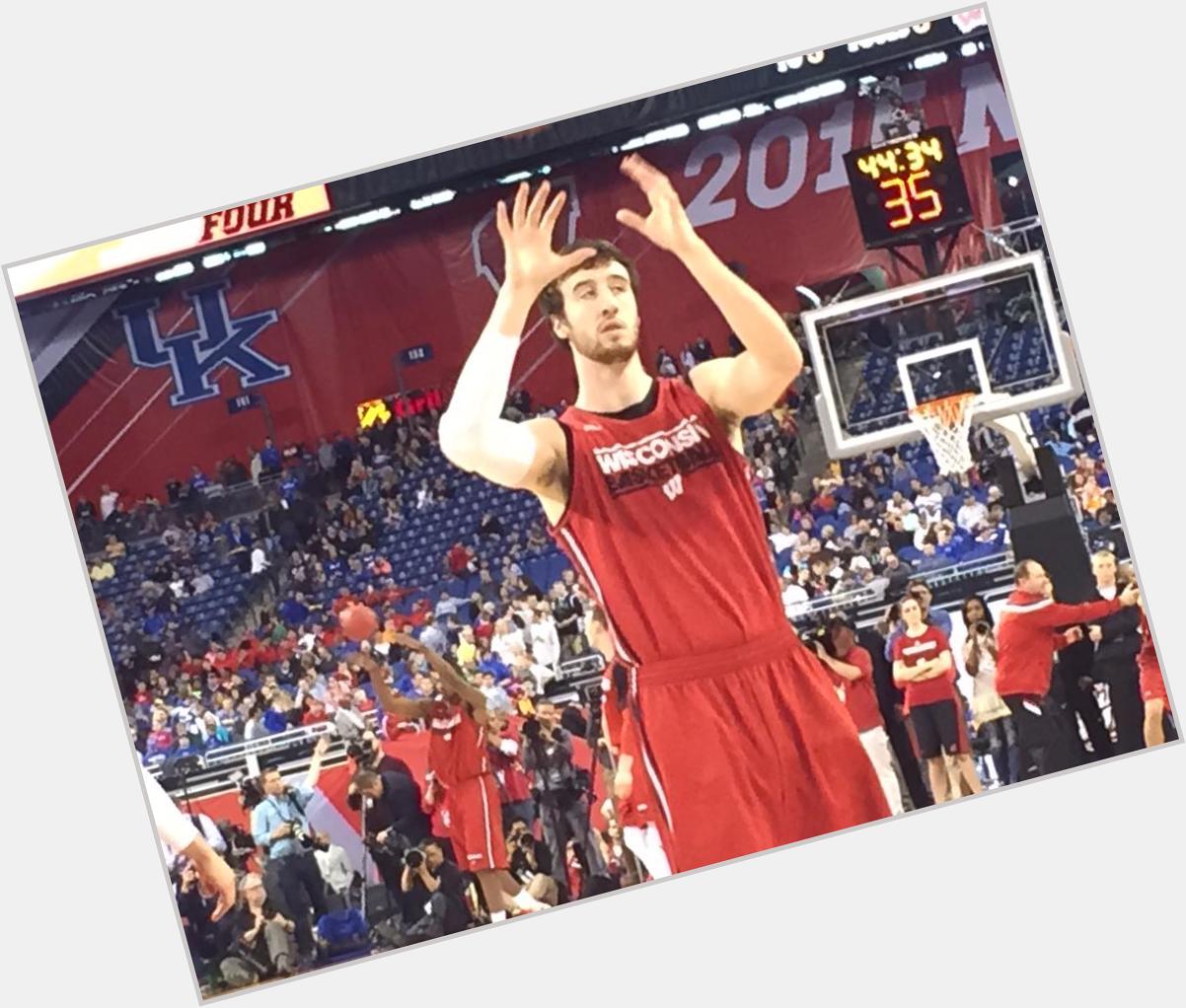 Happy 22nd birthday to double his age  Frank Kaminsky. Make it a good one. 