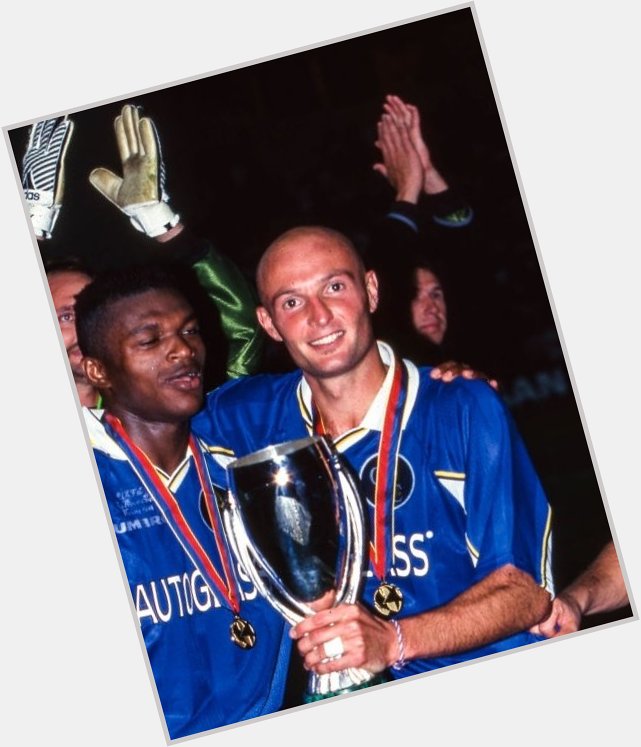 Happy Birthday to an absolute machine  of a defender, Frank Leboeuf 