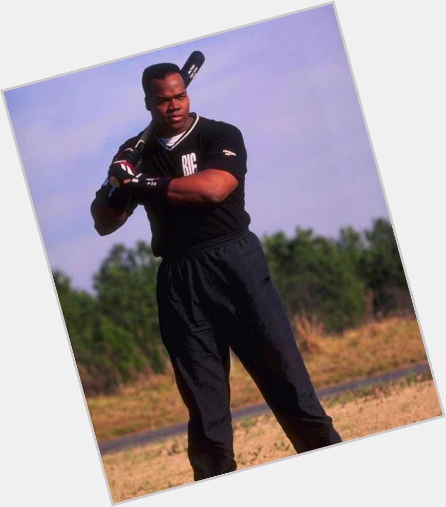 Happy 55th birthday to Frank Thomas.

What s your favorite memory of 35? 