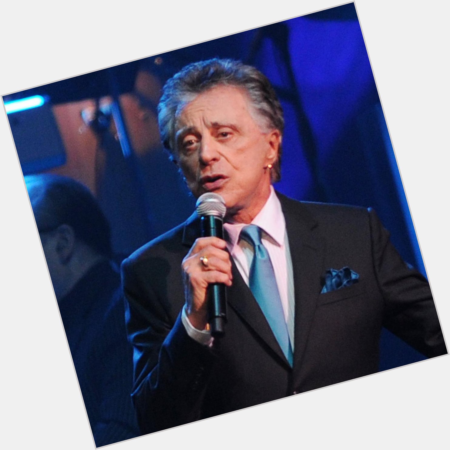 Happy birthday Frankie Valli! He soar to success as a Truth Seeker 7 who embraced his unique falsetto voice. 