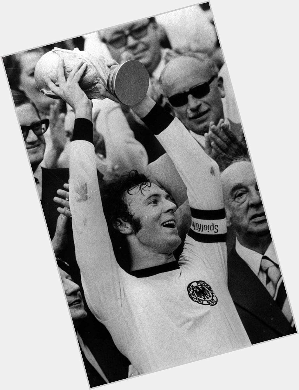 Happy birthday Franz Beckenbauer  One of the all-time greats  