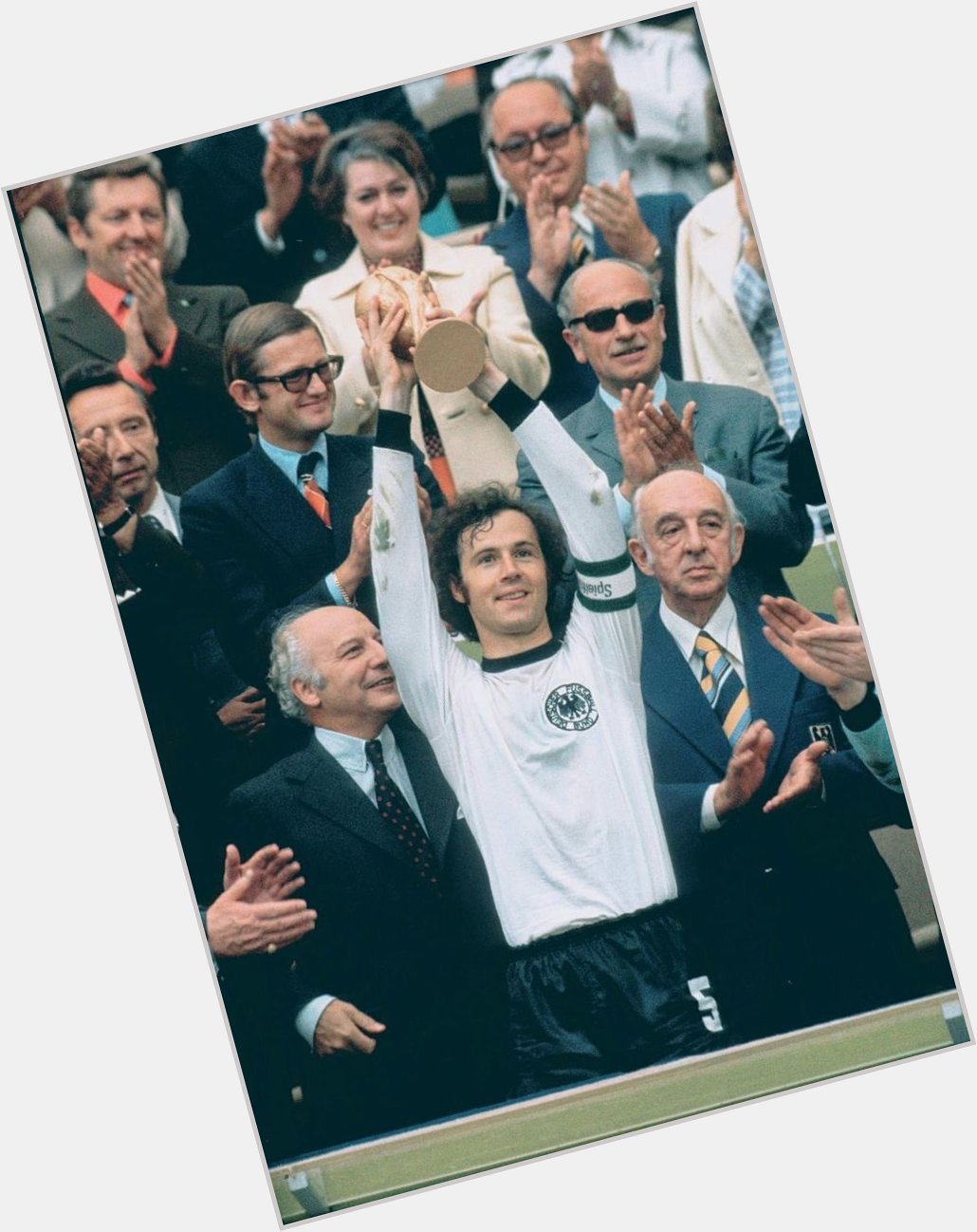 Happy birthday to you legend 
Franz Beckenbauer  