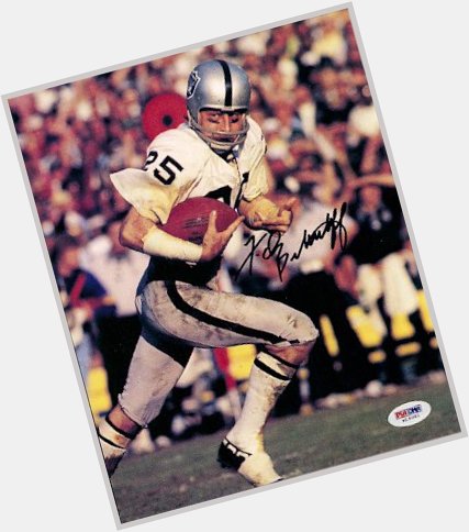 Happy 80th birthday to NFL Hall of Famer and Raiders legend Fred Biletnikoff      