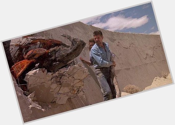 DailyGrindhouse Happy birthday Fred Ward! Here he is in TREMORS, dealing with a slight pest control problem! 