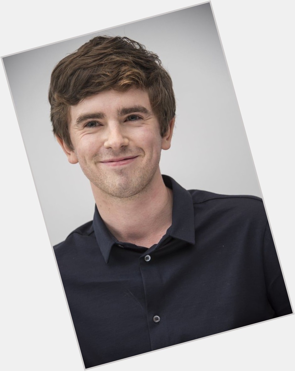 Happy birthday to our beloved Freddie Highmore!! I love you so much, you inspired me! 
