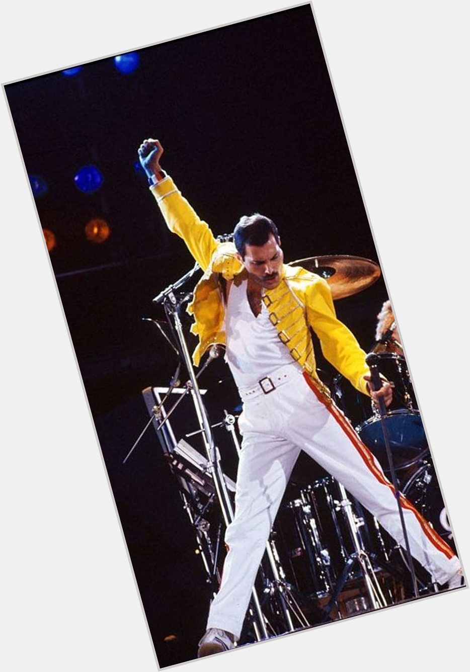 Happy Birthday Farrokh Bulsara. (Freddie Mercury). Rock In Peace. DAYYYYYYYYYYYYYYY OOOOOOOOOOOOOOO! I X 