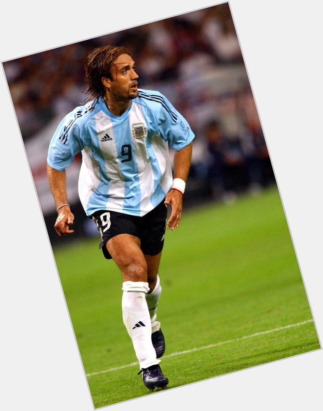 Happy birthday, Gabriel Batistuta! The only player in history to score a hat-trick at two World Cups! 