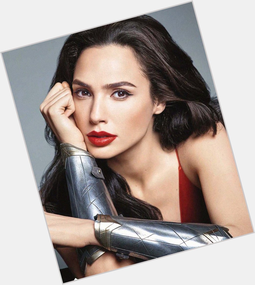 Happy birthday Gal Gadot!!
A true inspiration to so many girls and women all around the world! 