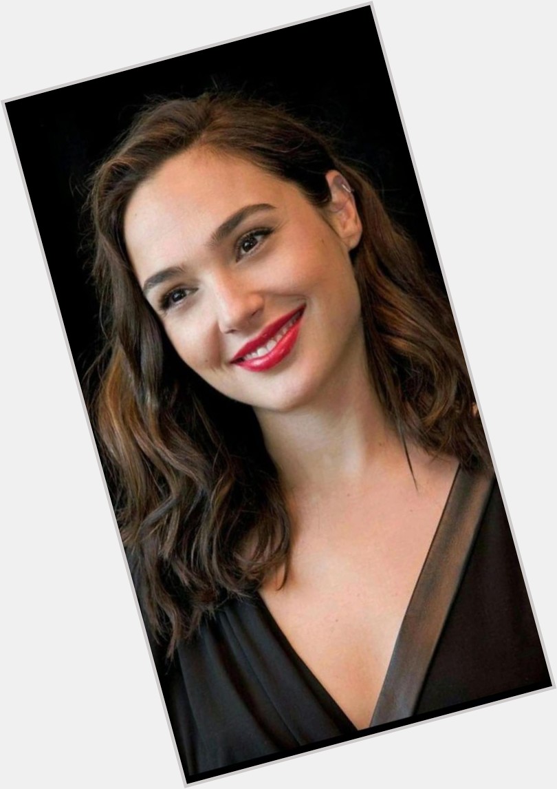 Happy Birthday to Wonder Woman aka Gal Gadot (   