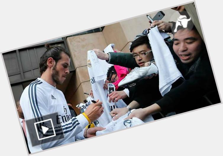 Gareth Bale CUMPLE AÑOS y los aficionados australianos LE CANTAN el \Happy Birthday\. VÍDEO ->  