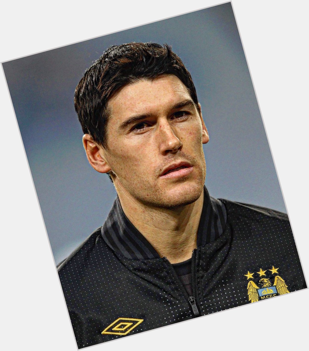 Happy birthday to Gareth Barry, who turns 42 today. 