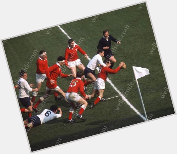 Happy 70th birthday to Gareth Edwards, seen here scoring a try for Wales v France in 1969. Pic by Gerry Cranham. 