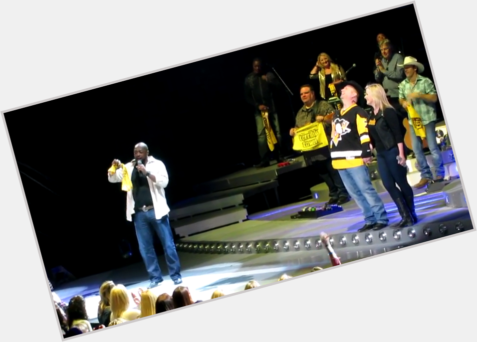   Mike Tomlin serenaded Garth Brooks for his birthday! THE MIKE T 