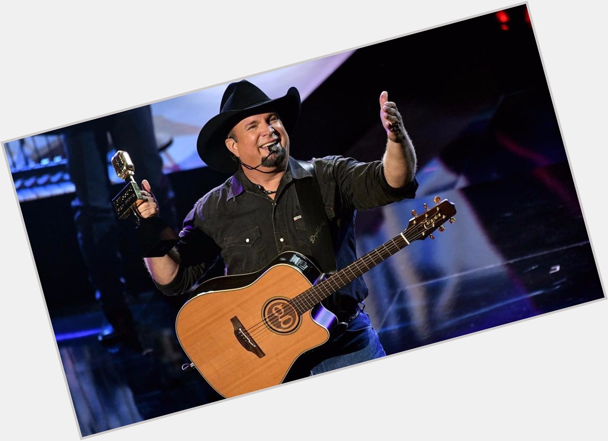 Happy Birthday to country legend,    : Garth Brooks 