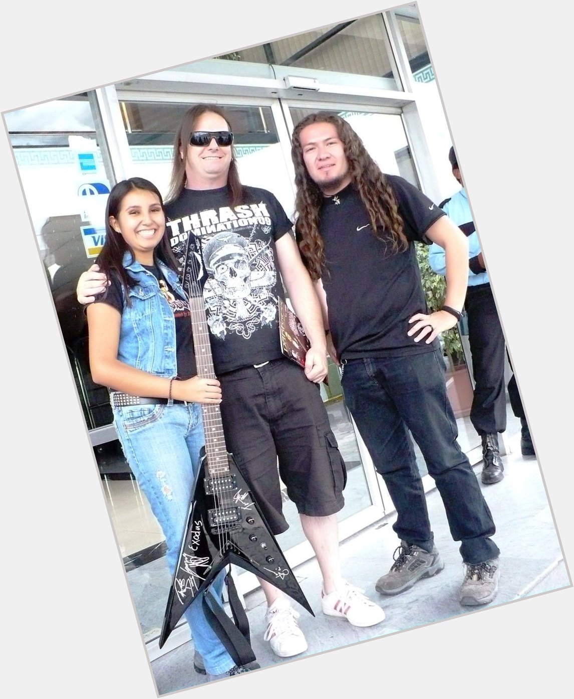 HAPPY BIRTHDAY GARY HOLT, AND GUITAR.
SOME YEARS AGO IN QUITO, ECUADOR!!! 