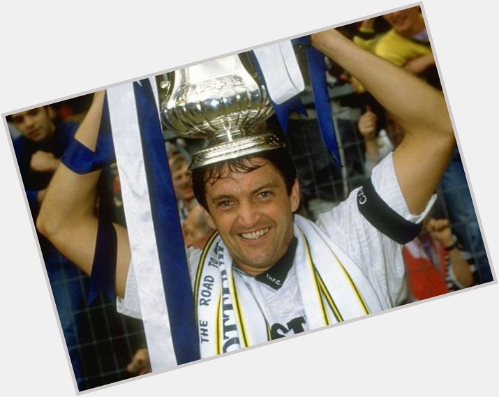 On this day in 1961 Gary Mabbutt was born. He made 611 apps (38 goals) between 1982 and 1998. Happy birthday Gary. 