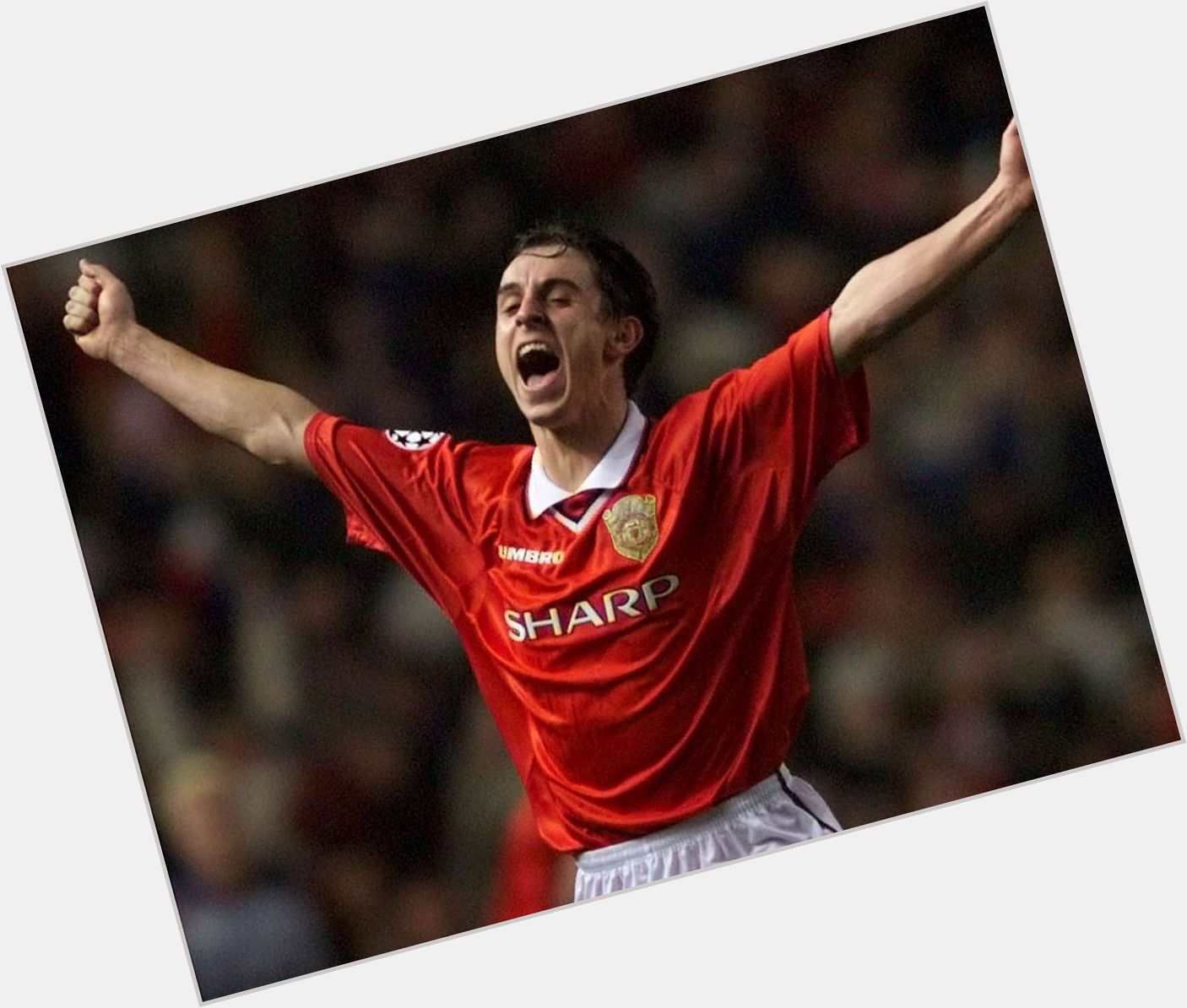 Happy 47th Birthday to former full-back and captain, Gary Neville (  legend.   