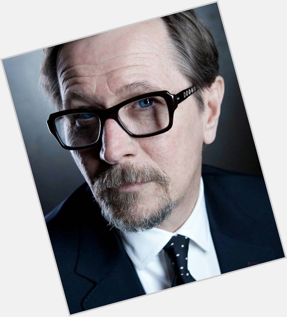 Happy 59th Birthday to Gary Oldman! He perfectly portrayed Sirius Black in the films. 
