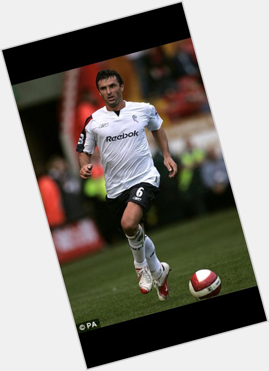 Happy Birthday Gary Speed!! RIP   thoughts are with his family today 