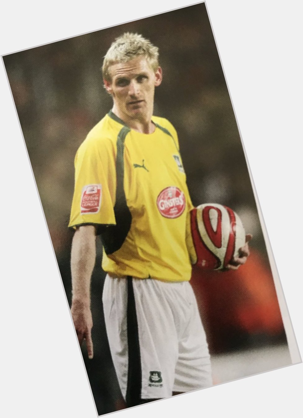 Happy Birthday to former player Gary Teale. If anyone has any contact details for Gary, please let me know. 