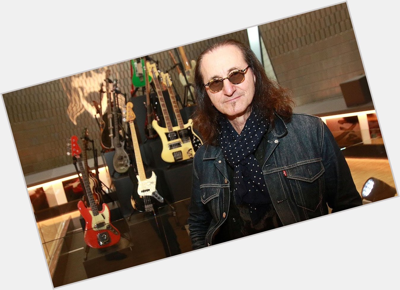 Happy 68 birthday to the one and only Geddy Lee ! 