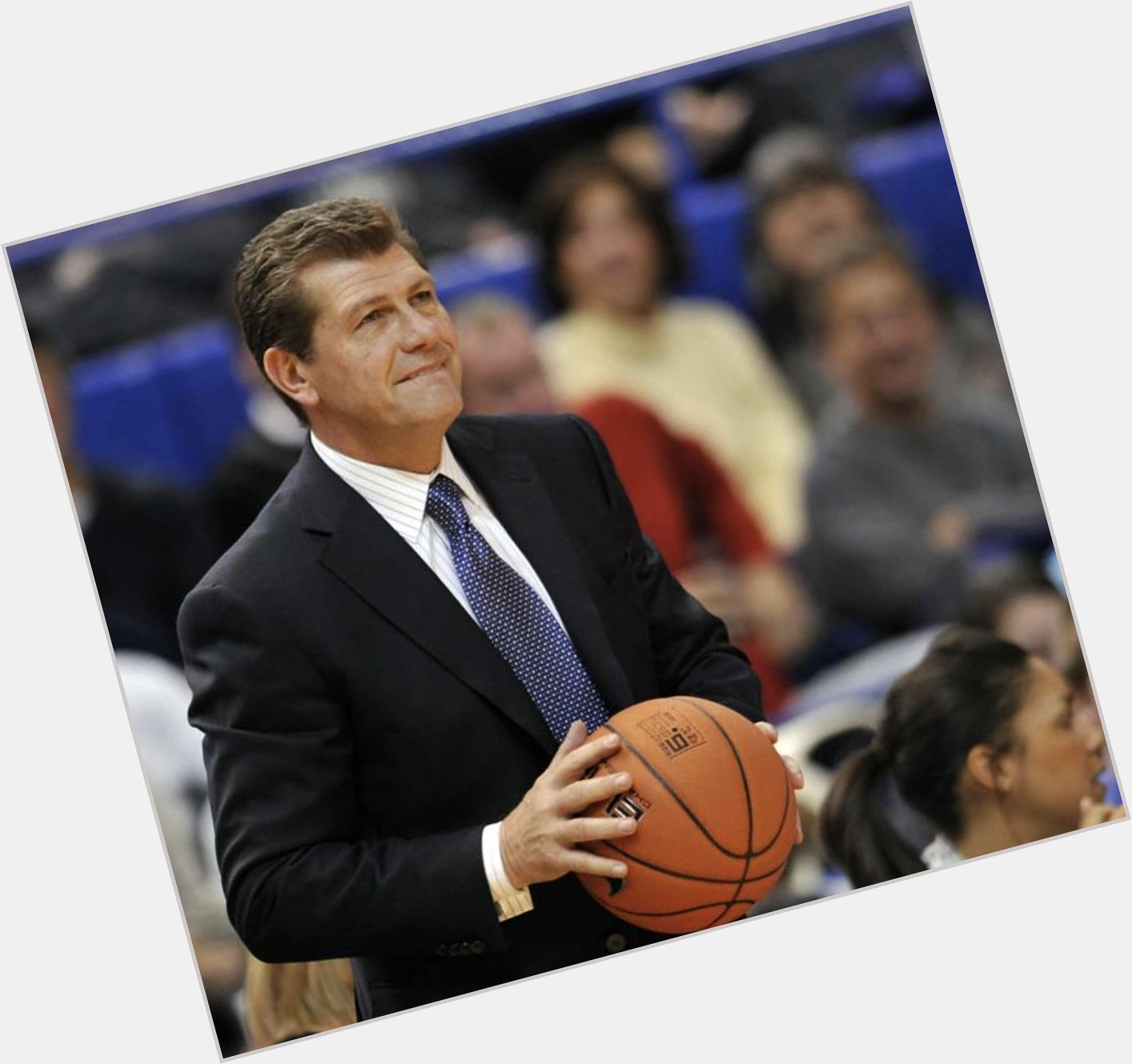 Happy birthday to Geno Auriemma! Here is a current photo of him. 