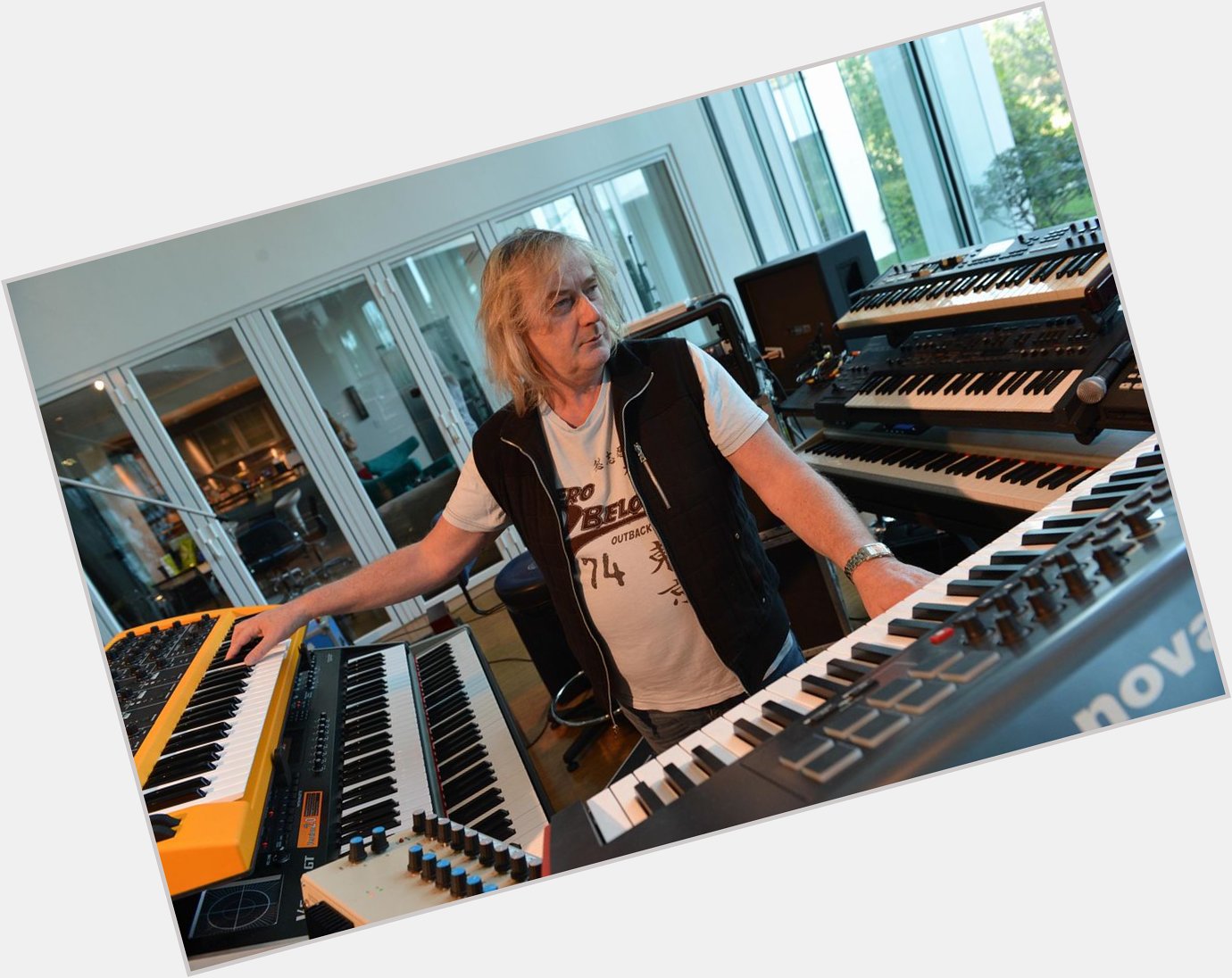 Happy Birthday Geoff Downes ( YES-ASIA-BUGGLES ) - August 25, 1952 - Run Through the Light . . . 