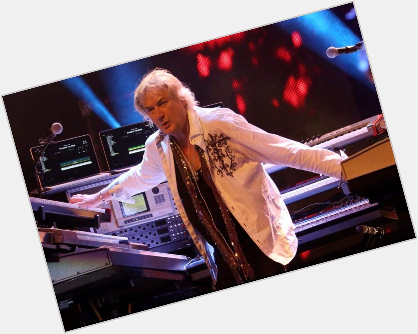 Happy 70th birthday to the great composer. keyboardist and friend Geoff Downes       